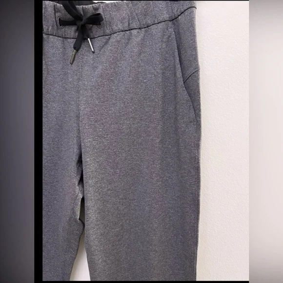 Lululemon On the Fly Drawstring Pockets Pants Women’s Size 6 Gray - Picture 4 of 6